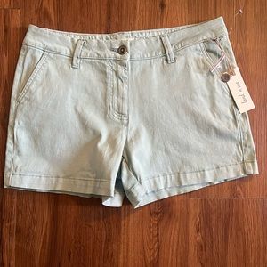 Land n sea shorts size 6